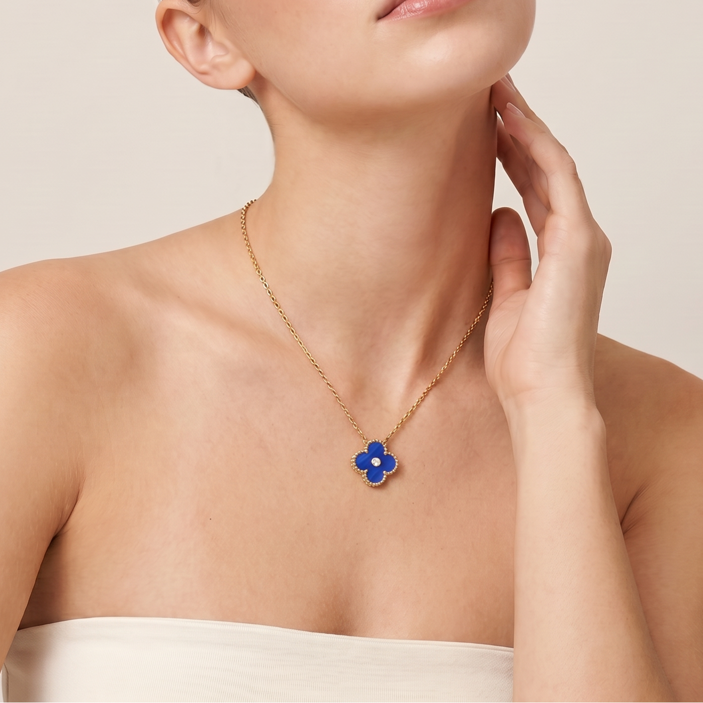 Vintage Alhambra Blue Agate 1 Diamond Clover Necklace
