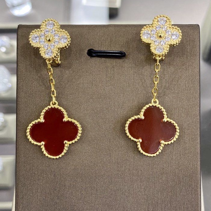 Vintage 2 Motif Red Stone Mix Earrings