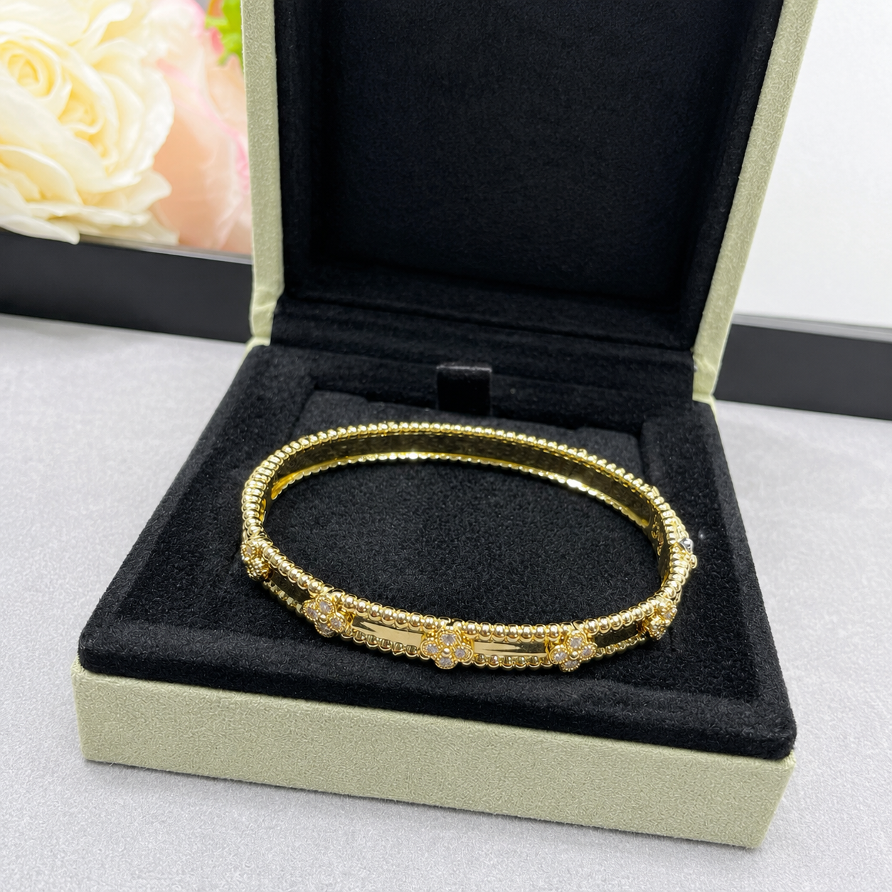 Perlée Sweet Clovers Pavé Bracelet