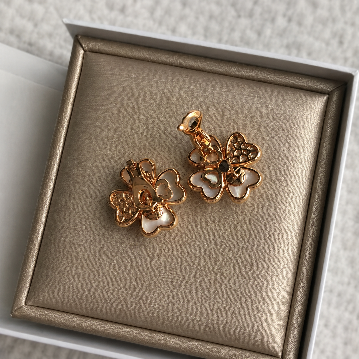 Cosmos Pavé Diamonds Medium Earrings