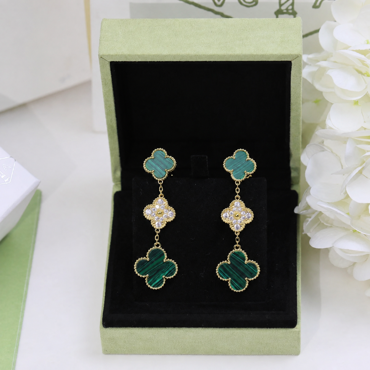 Magic Alhambra Malachite Three Motifs Clover Earrings
