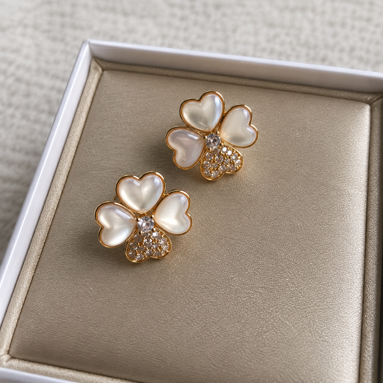 Cosmos Pavé Diamonds Medium Earrings