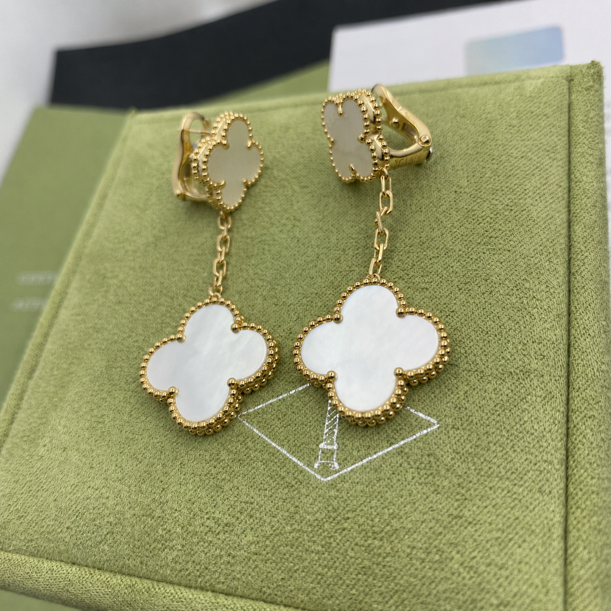 Magic Alhambra Earclips Earrings