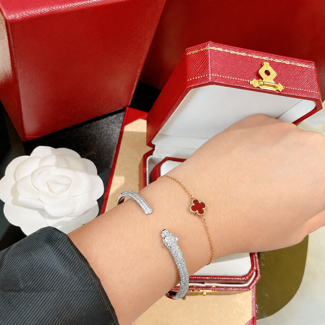 Panthere Pavé Diamond Head Open Bangle Bracelet