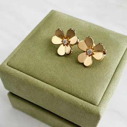 Frivole Large Flower Diamonds Earrings