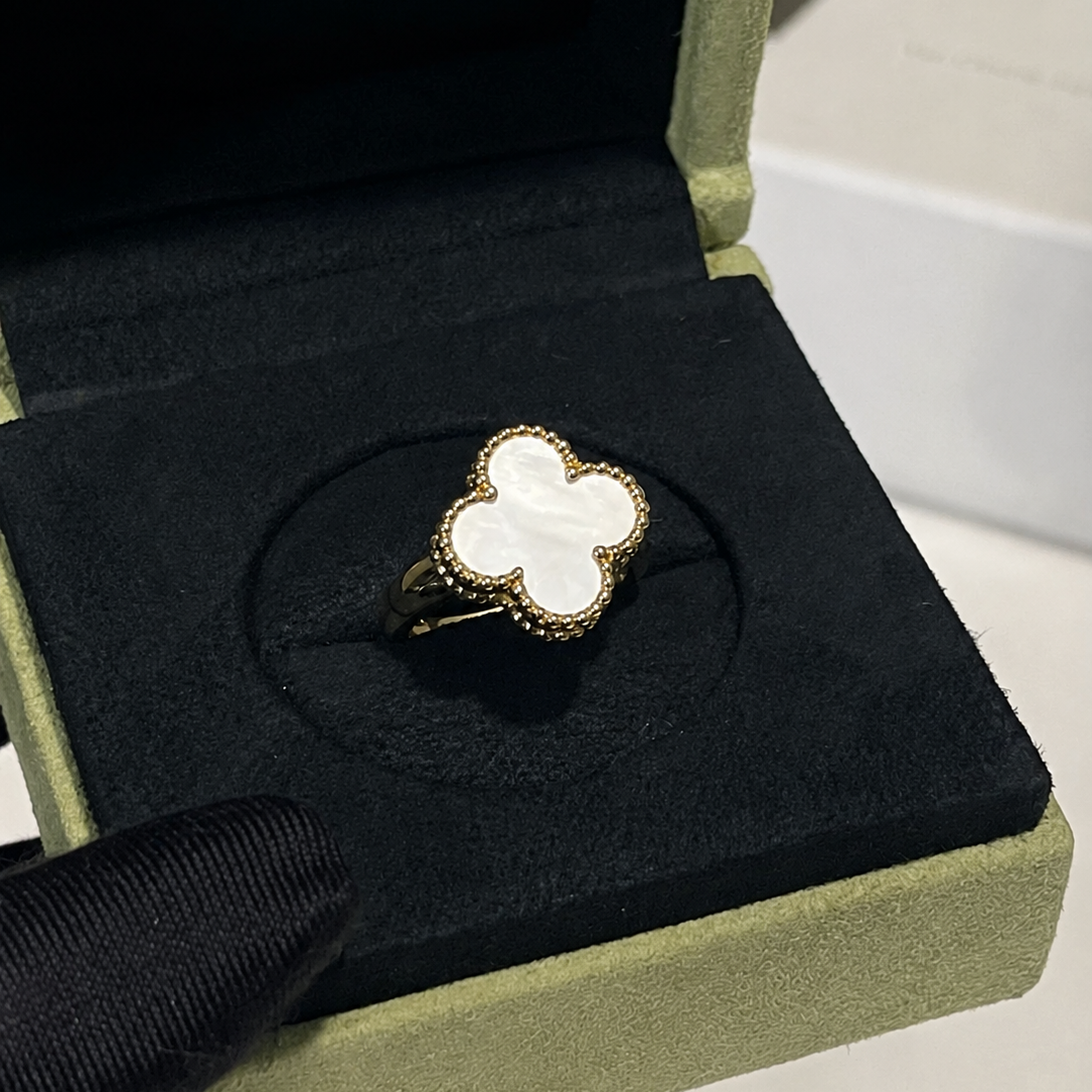 Vintage Clover Mother Of Pearl Ring