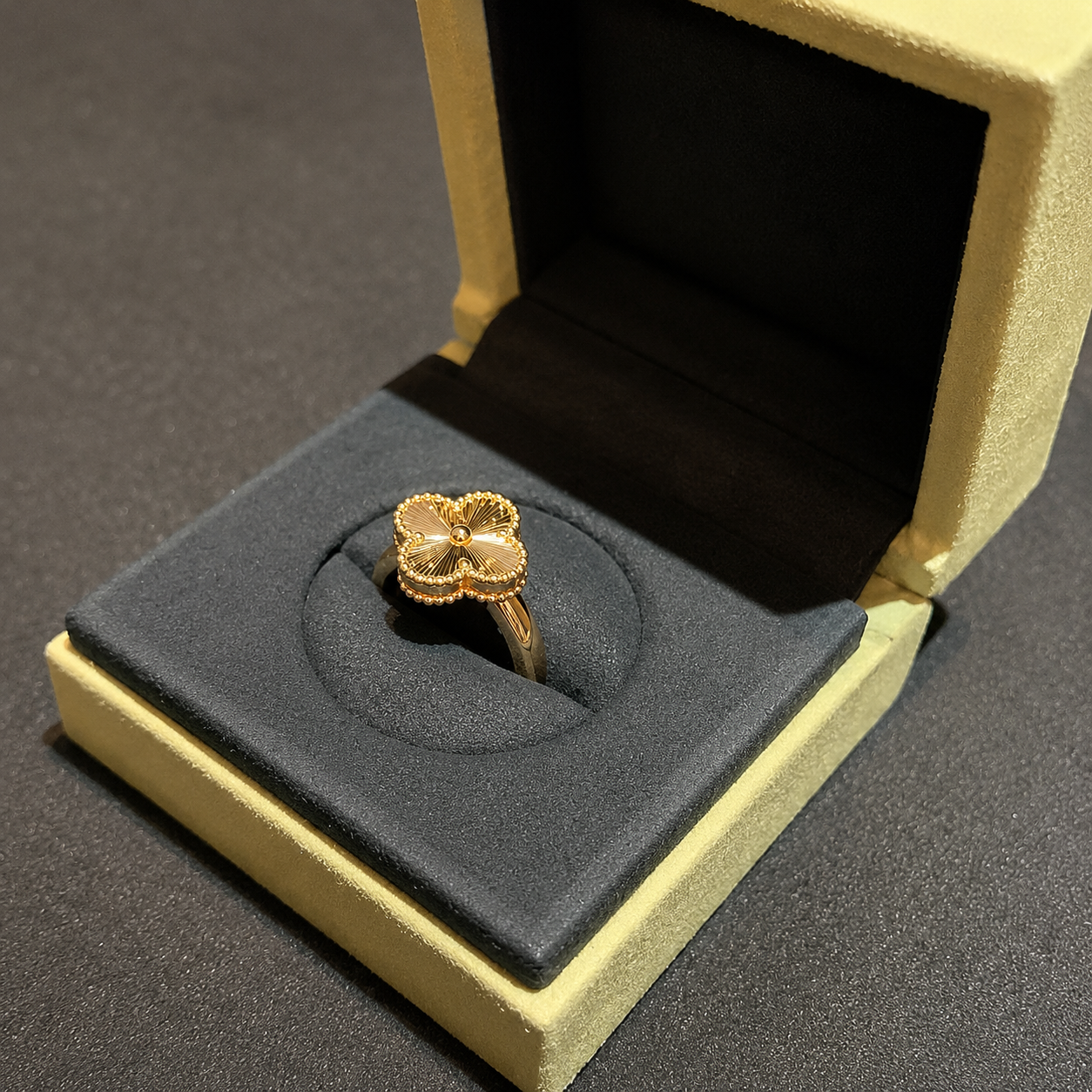 Vintage Clover Guilloche Ring