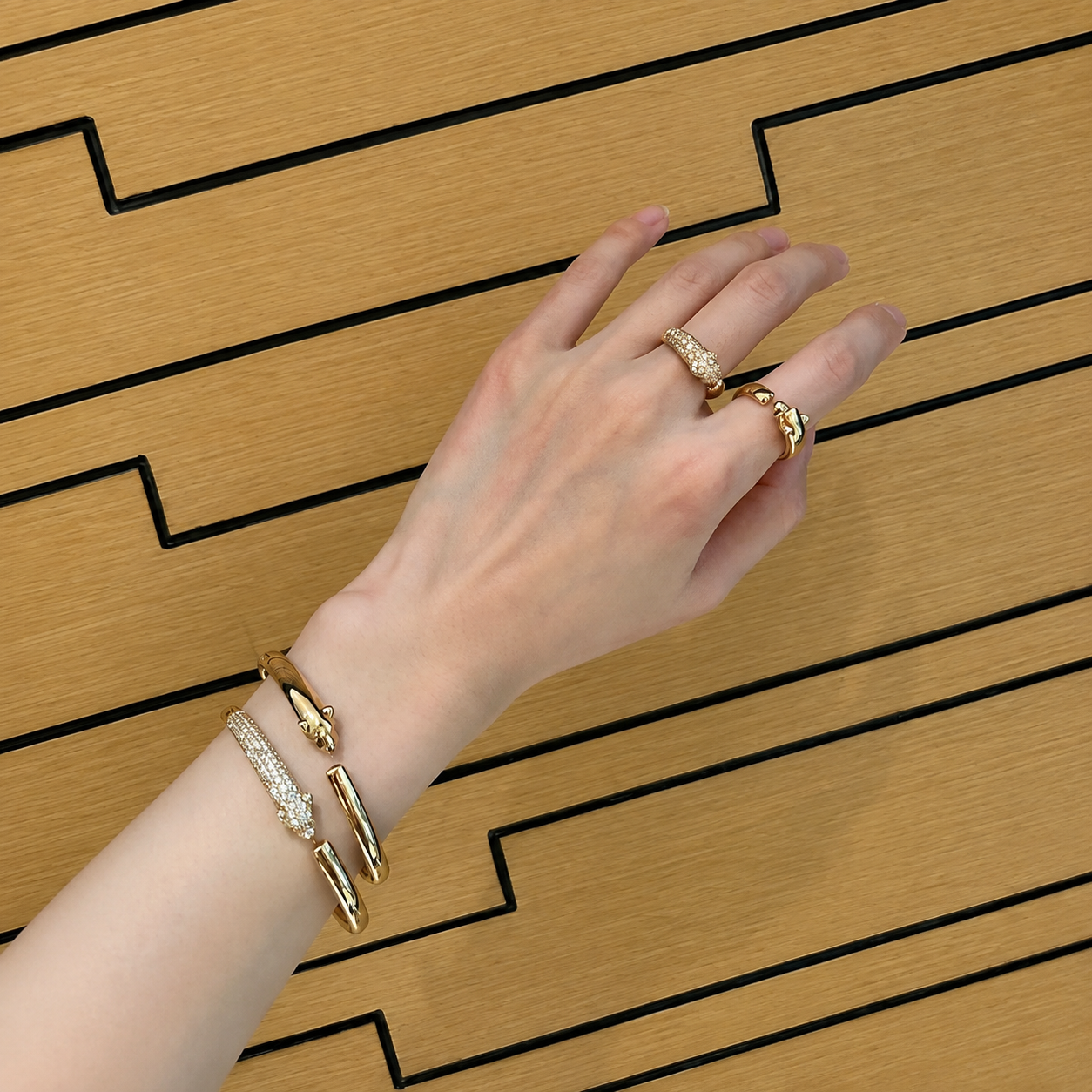 Panthère Pavé Sculptural Bracelet