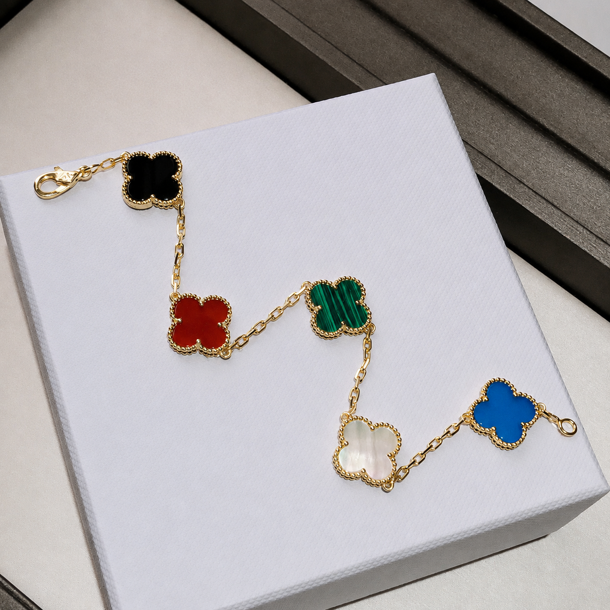 Multicolor 5 Motifs Bracelet Mother of Pearl Onyx