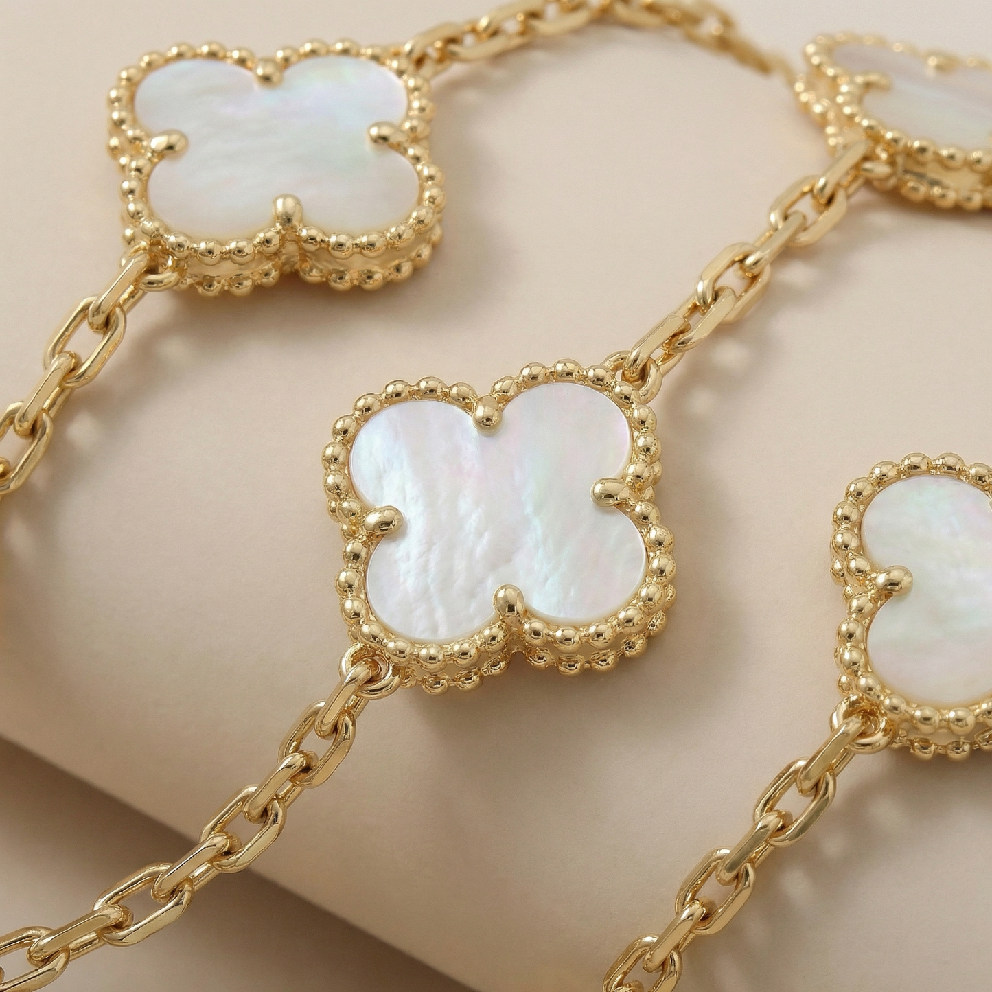 Alhambra 10 Motifs Mother Of Pearl Necklace