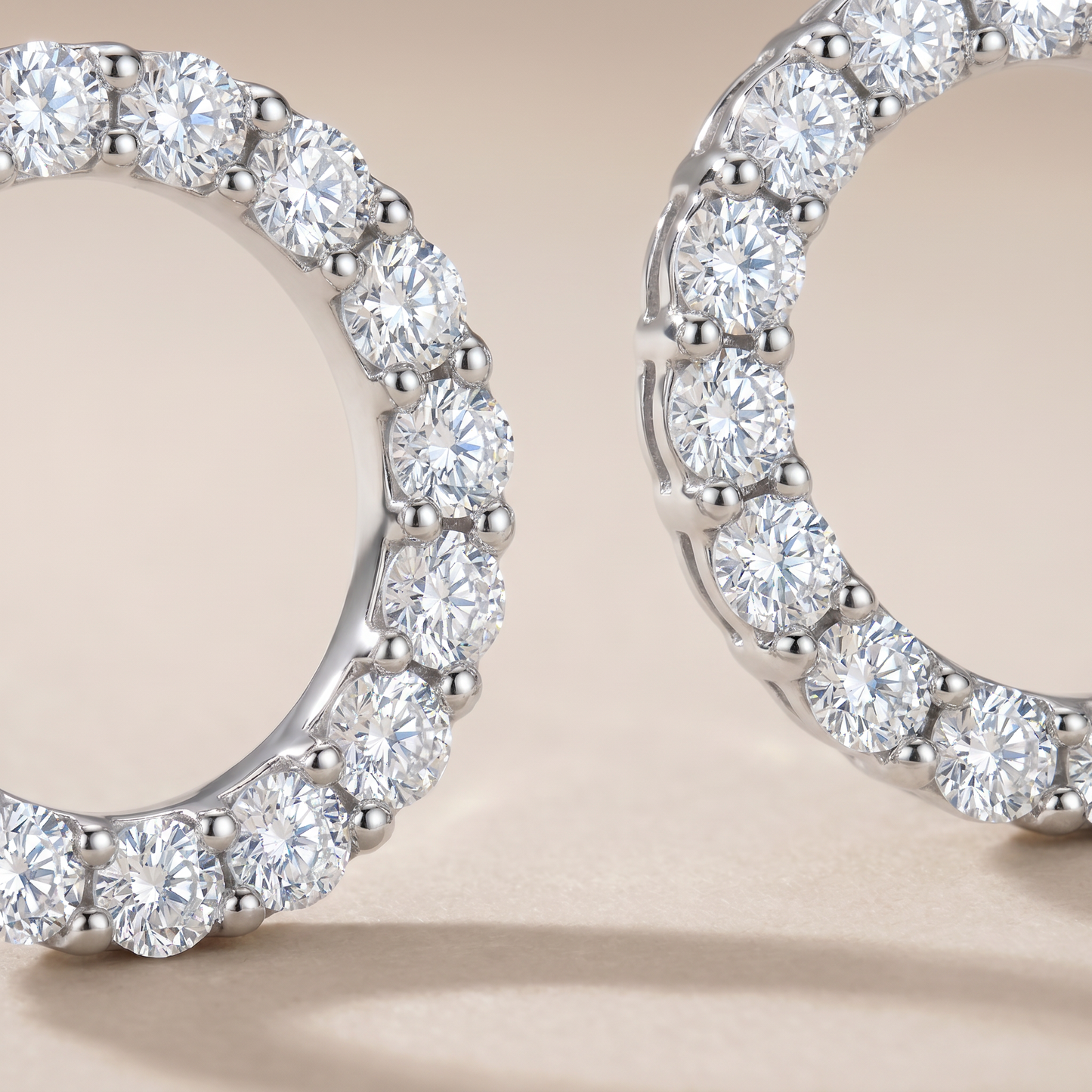 Circle Pavé Diamonds Earrings
