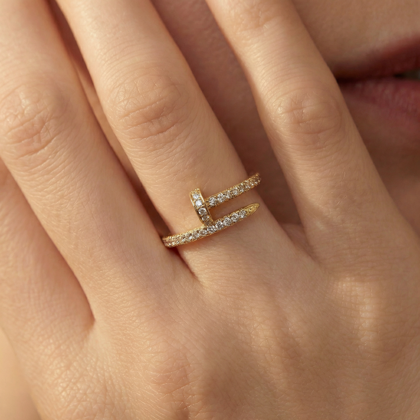 Clou Pavé Ring