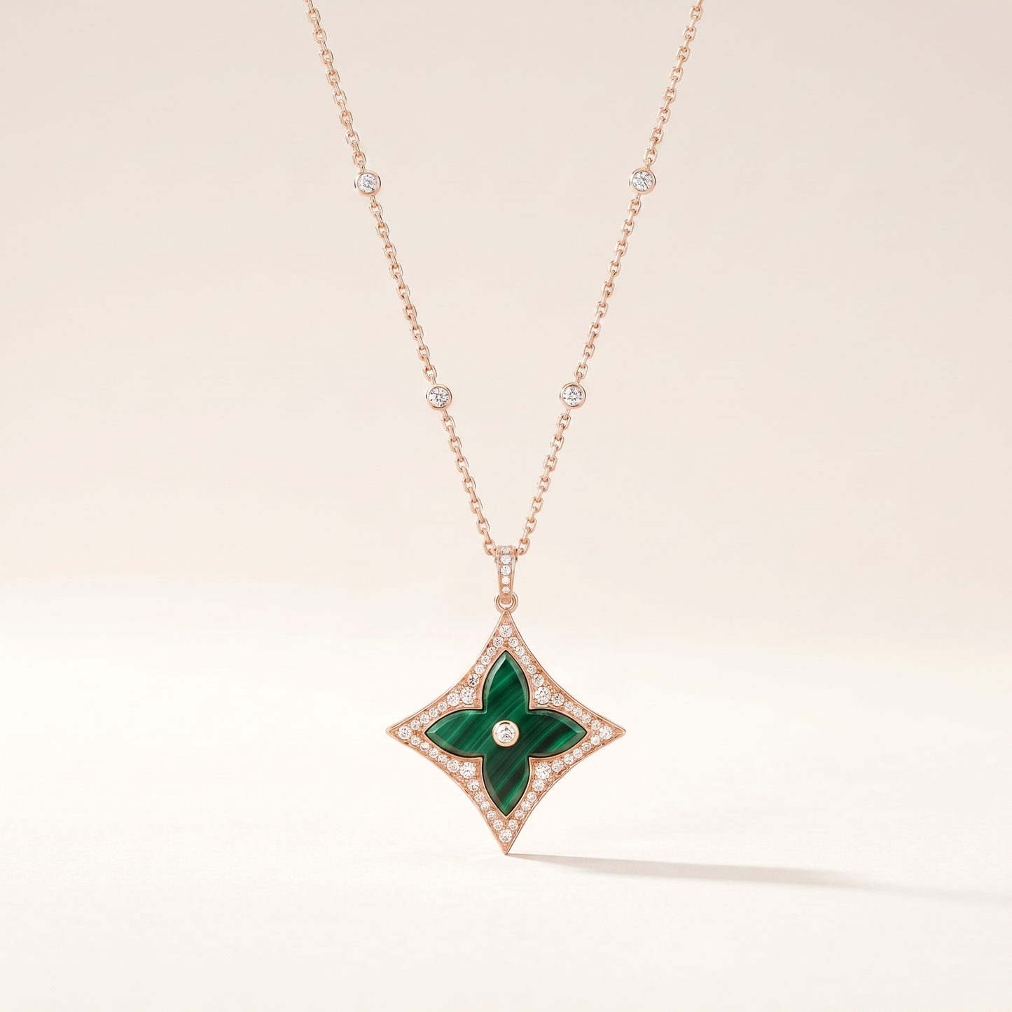 Color Blossom Green Inlay Star Necklace