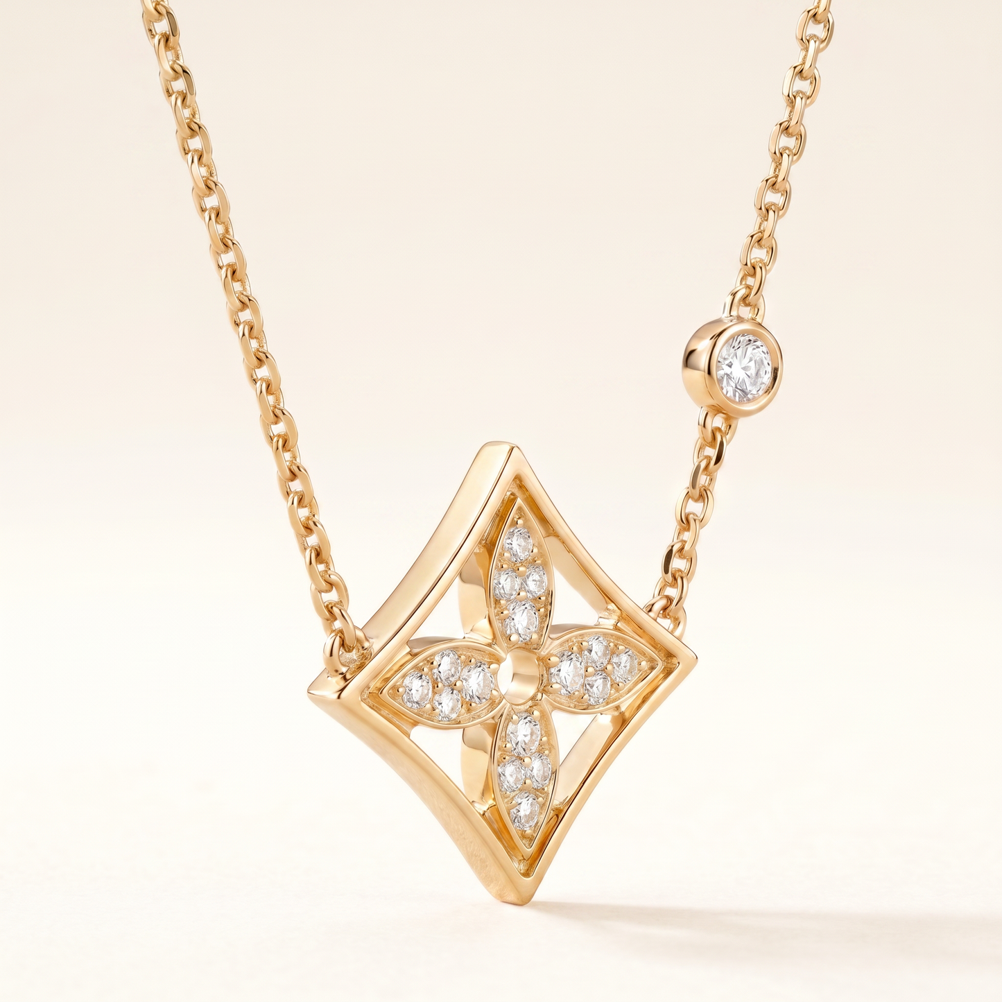 Color Blossom Yellow Pavé Diamonds Star Necklace