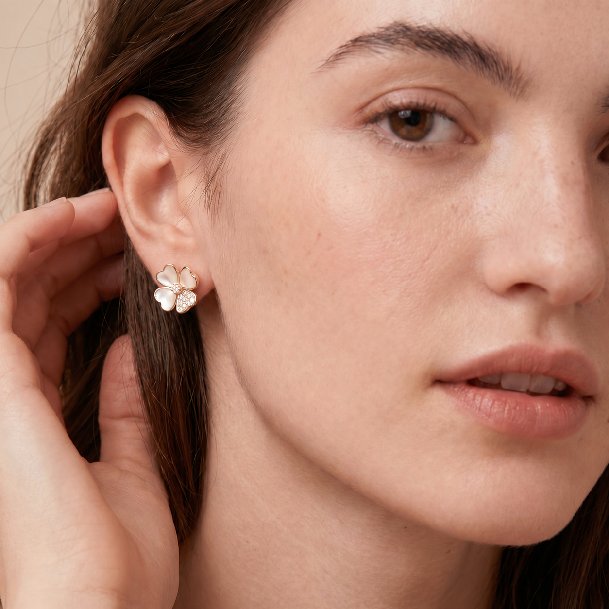 Cosmos Pavé Diamonds Medium Earrings