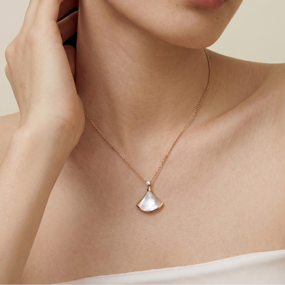 Divas' Dream White Arc 1 Diamond Pendant Necklace