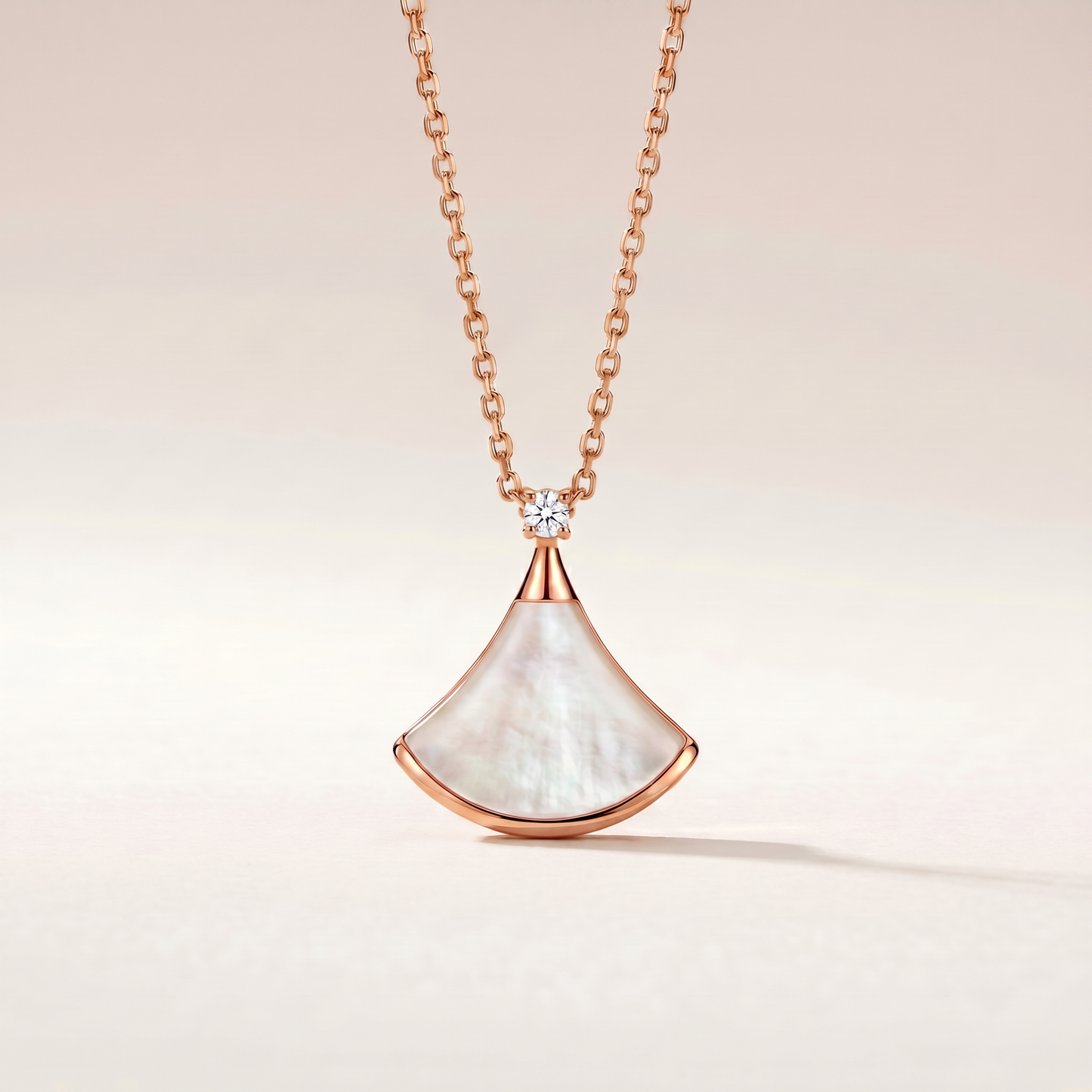 Divas' Dream White Arc 1 Diamond Pendant Necklace