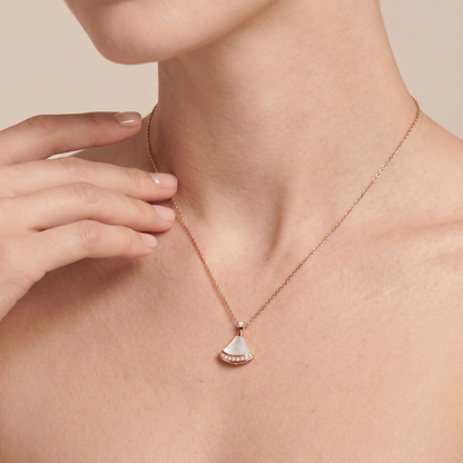 Divas' Dream White Fan Pavé Diamonds Drop Necklace
