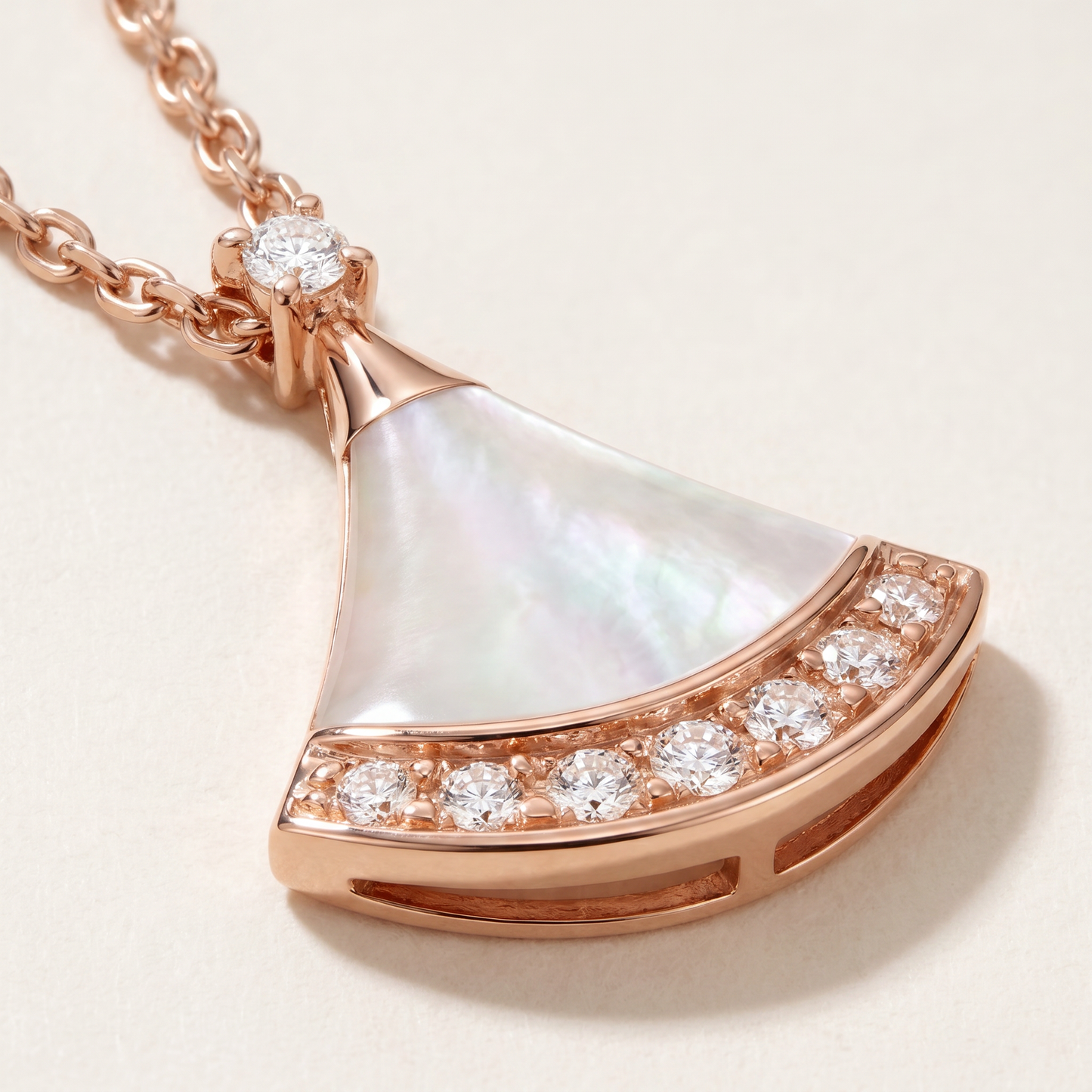 Divas' Dream White Fan Pavé Diamonds Drop Necklace