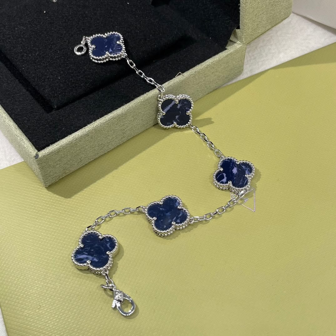 Vintage 5 Motifs Crystal Blue Clover Bracelet