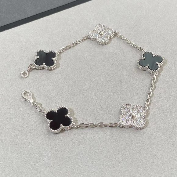 Vintage Five Motifs Black Clover Bracelet
