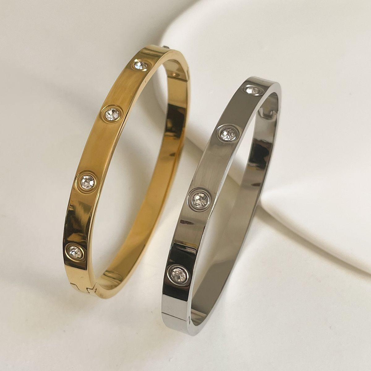 Radiant Love 10 Diamonds Bracelet
