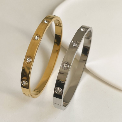 Radiant Love 10 Diamonds Bracelet