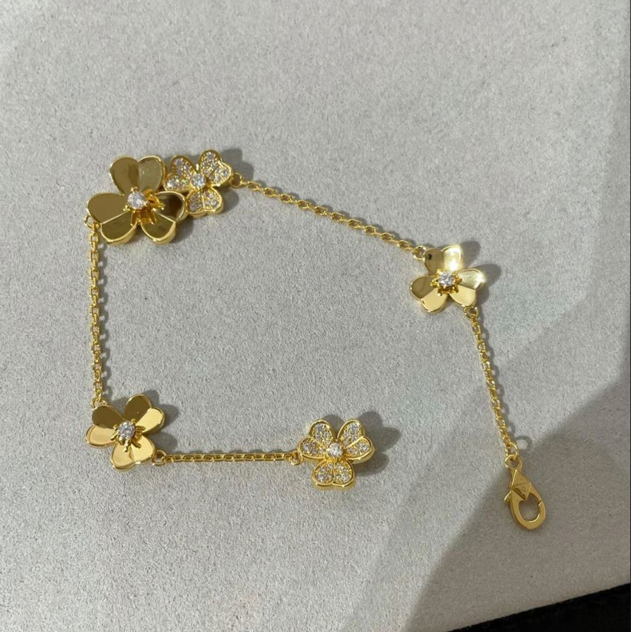 Elegant Frivole 5 Flowers Pavé Bracelet