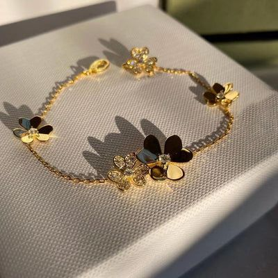 Elegant Frivole 5 Flowers Pavé Bracelet