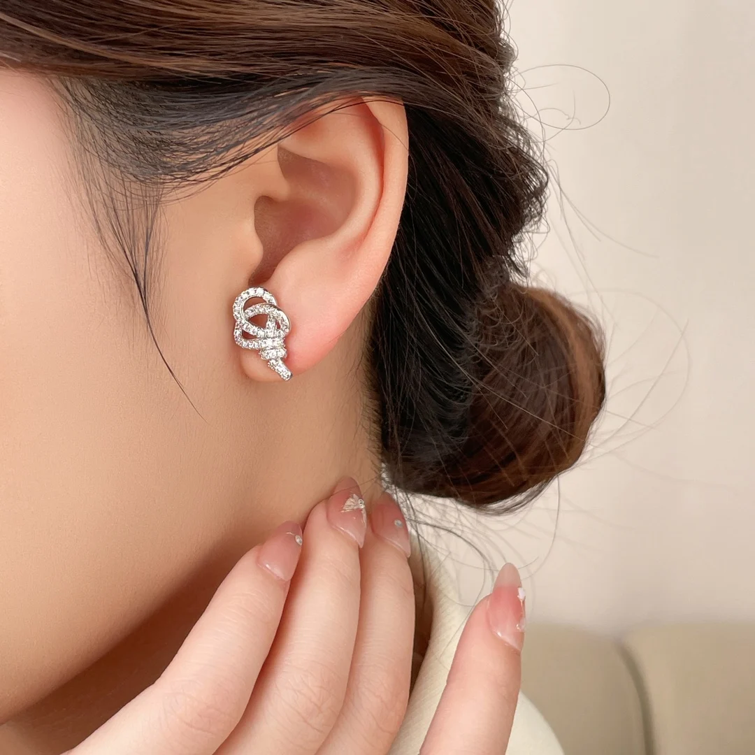 Keys Woven Pavé Diamonds Earrings