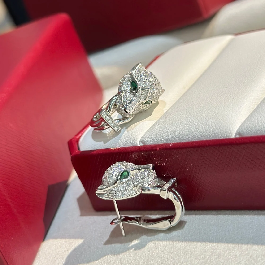 Panthère De Stud Pavé Diamonds Earrings