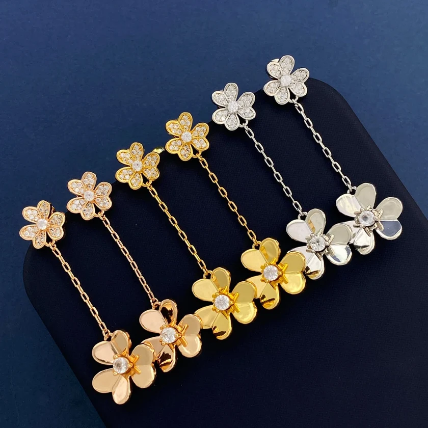 Frivole Pendant Drop Pavé Diamonds Earrings