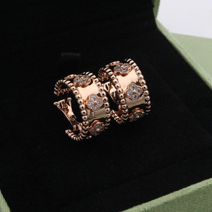 Perlée Clovers Diamonds Hoop Earrings