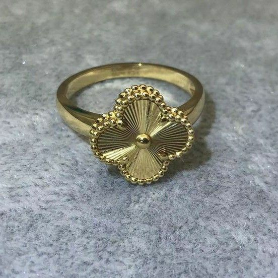 Vintage Clover Guilloche Ring