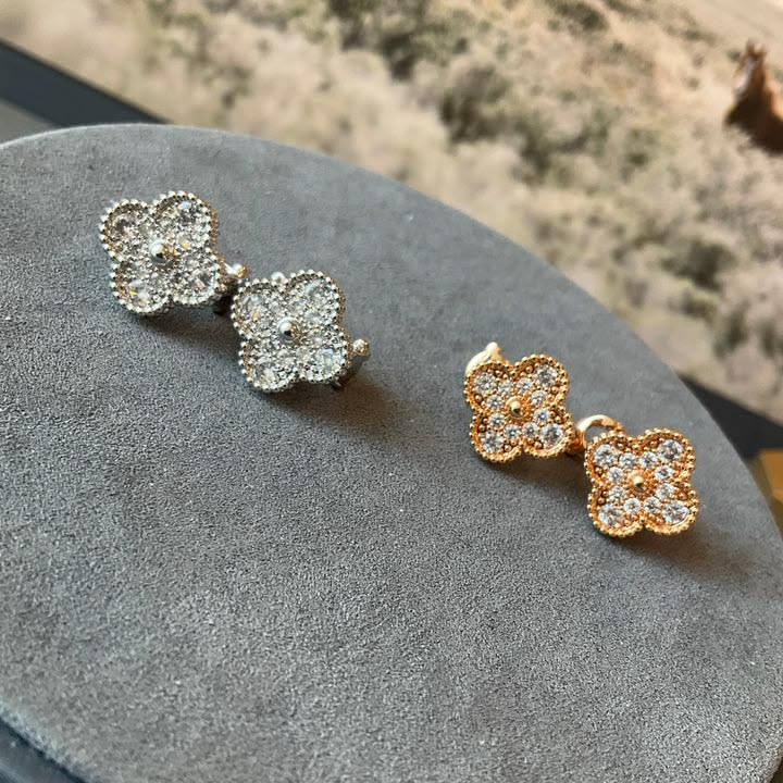Vintage 1 Motif Pavé Earrings