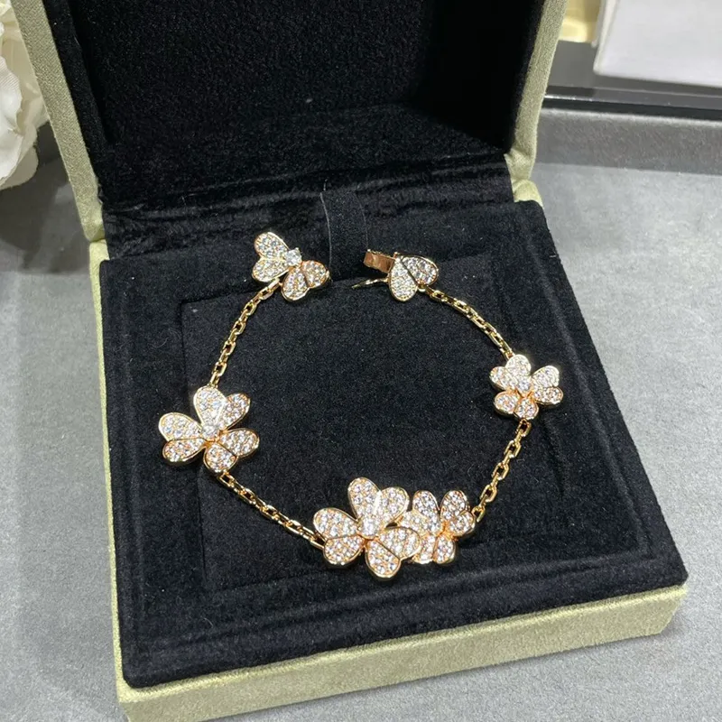 Elegant Frivole Five Flower Pavé Bracelet