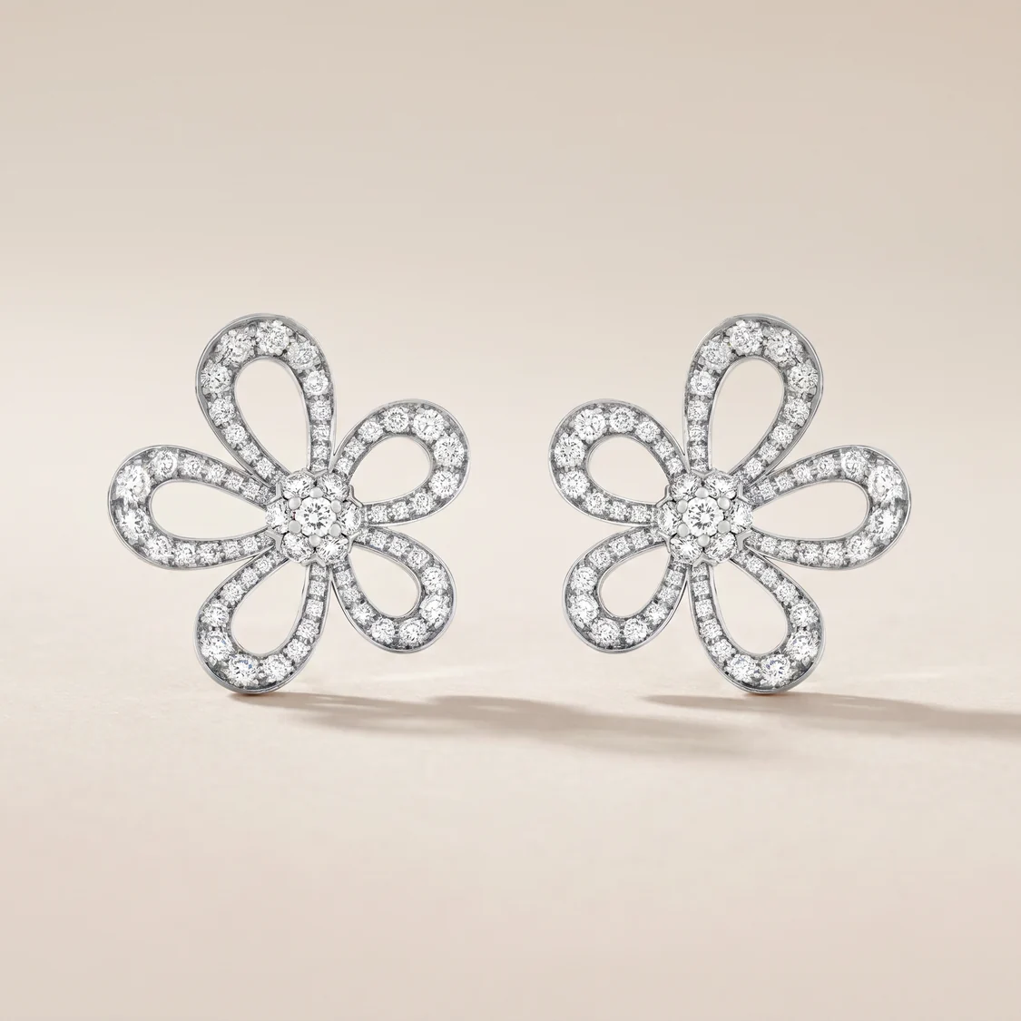 Flowerlace Pavé Diamonds Earrings
