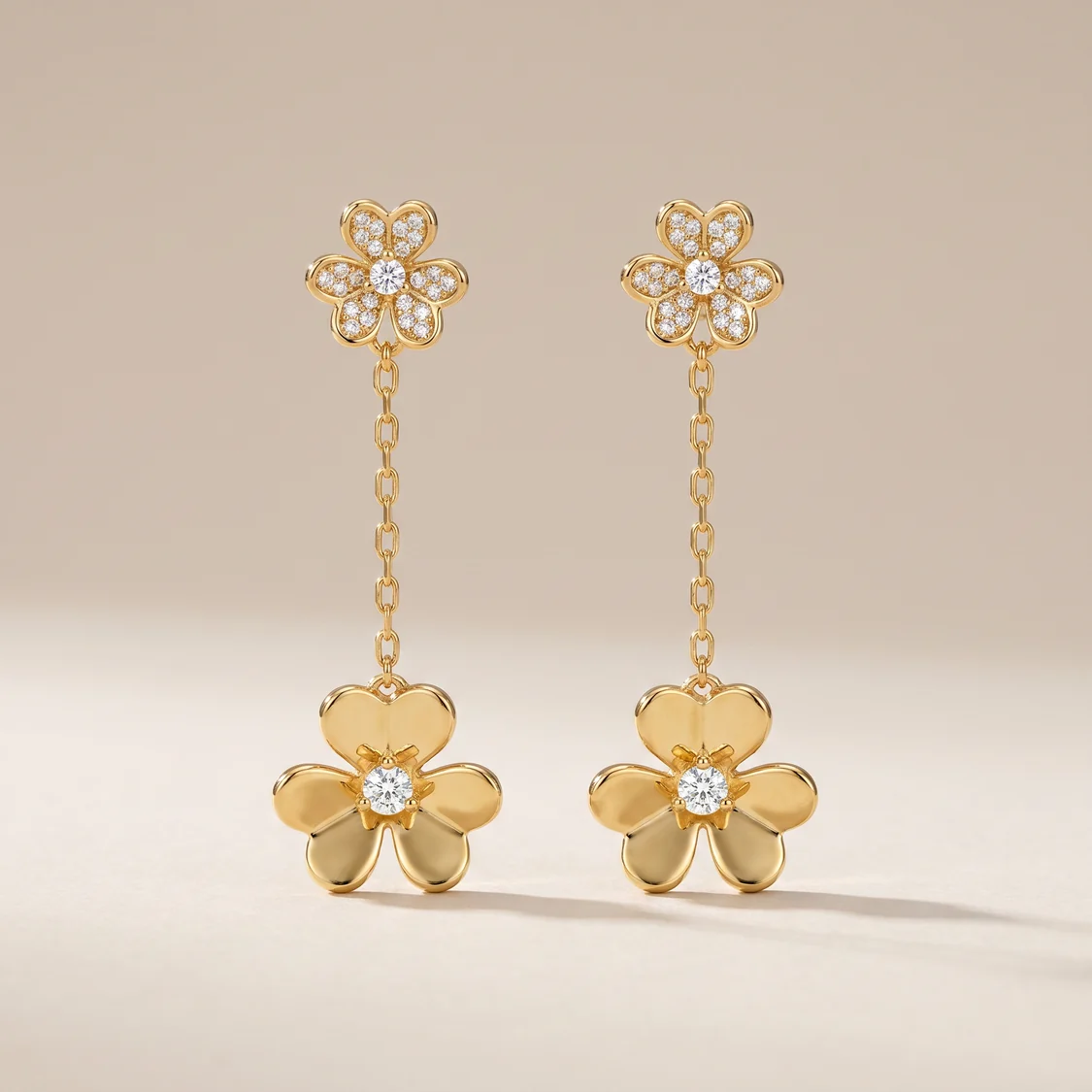 Frivole Pendant Drop Pavé Diamonds Earrings