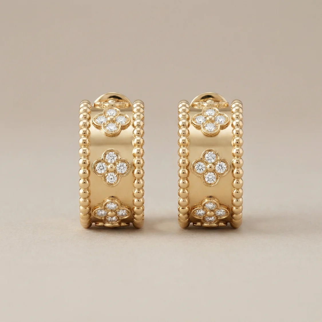 Perlée Clovers Diamonds Hoop Earrings