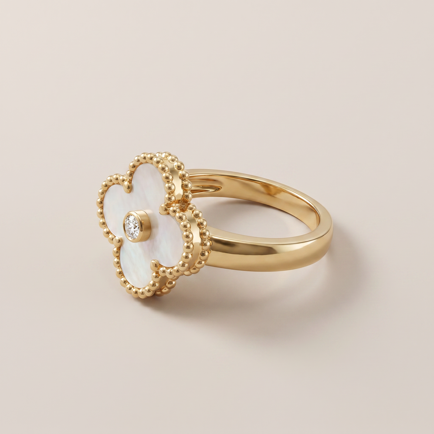 Vintage Alhambra Pearl 1 Diamond Ring