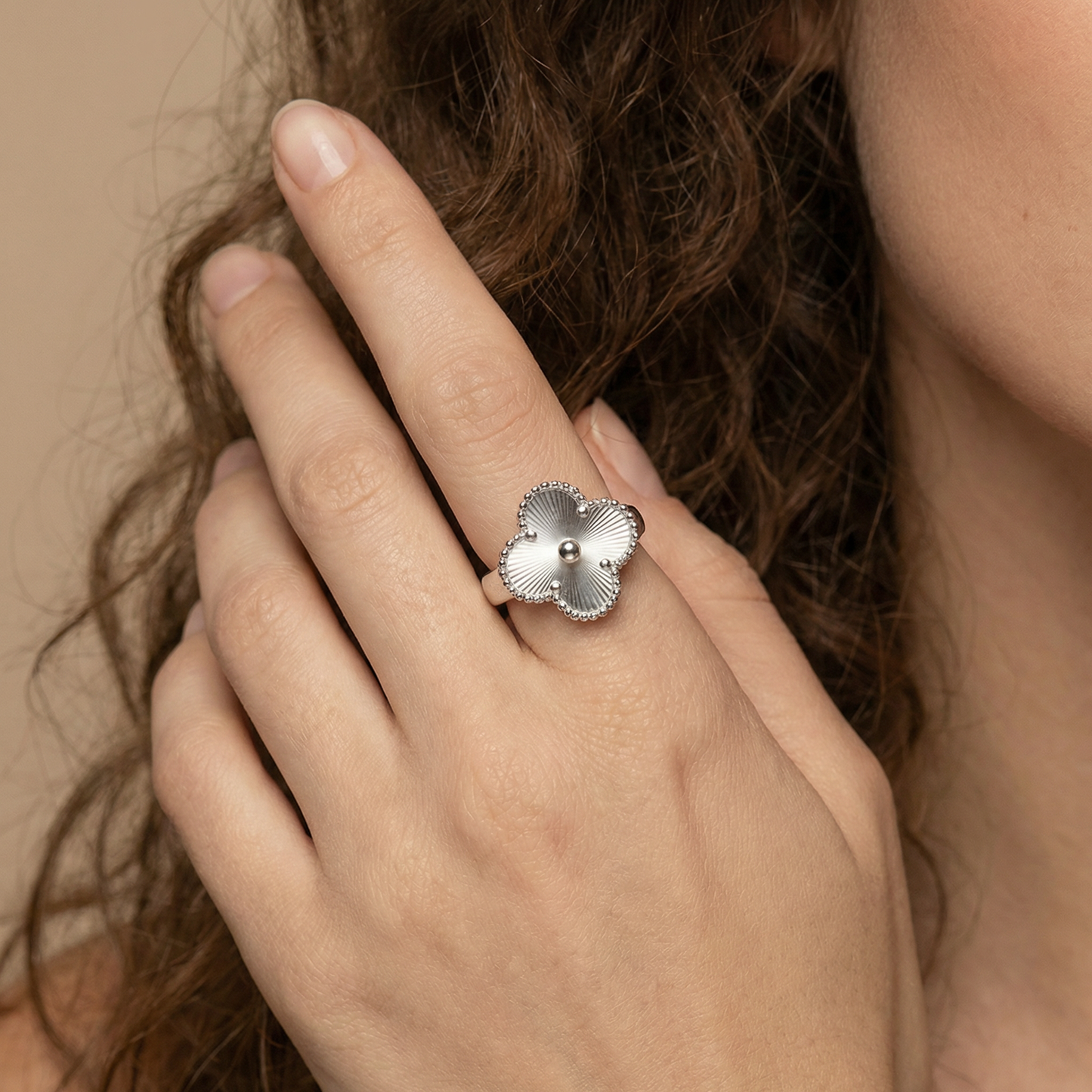 Vintage White Gold Alhambra Ring