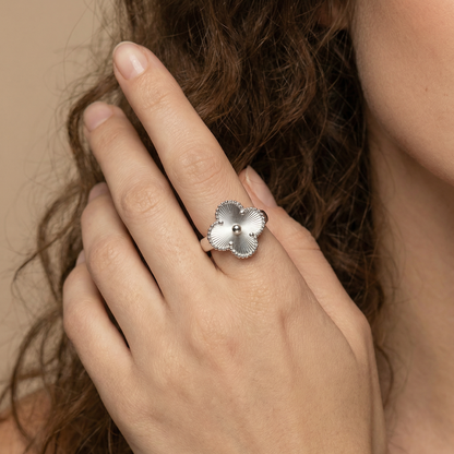 Vintage White Gold Alhambra Ring