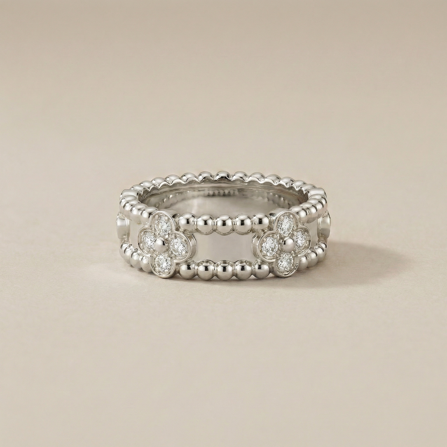 Wide Clover Perlée Diamonds Ring
