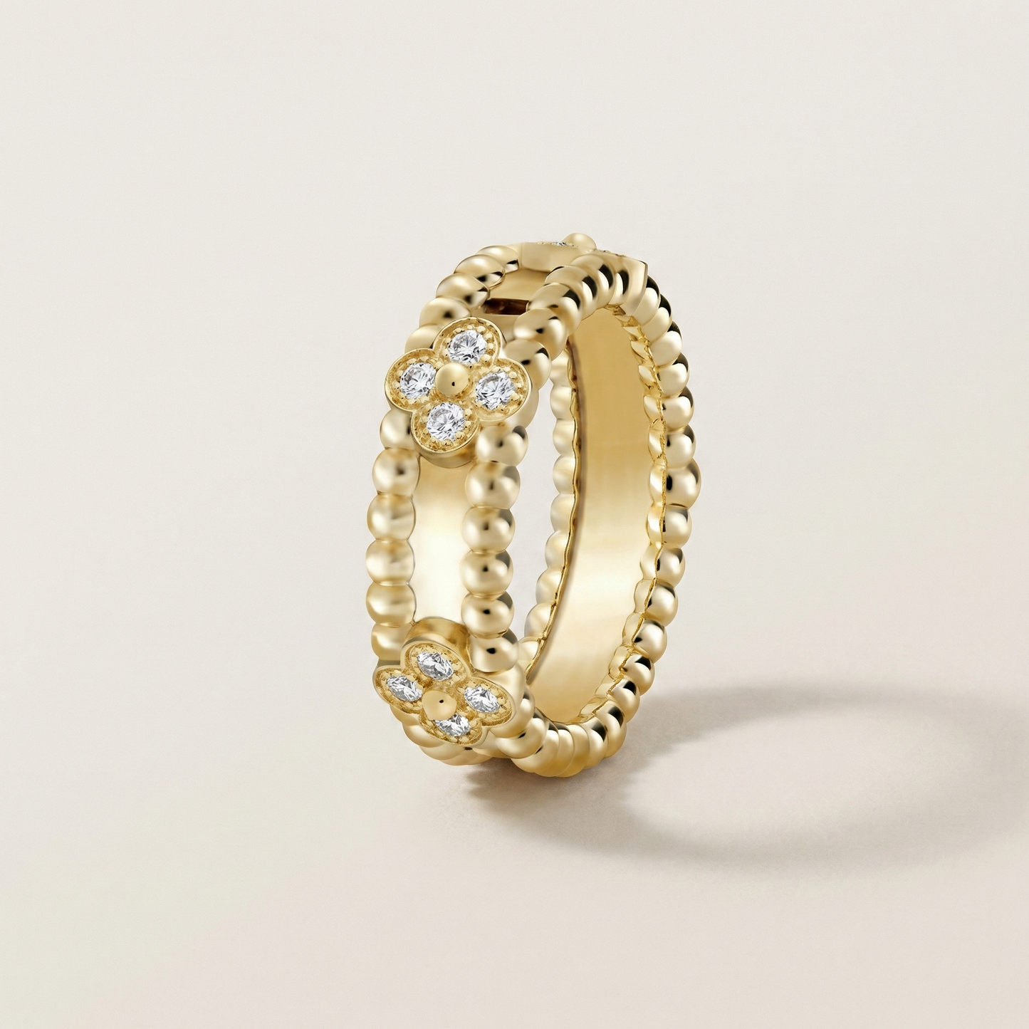 Wide Clover Perlée Diamonds Ring