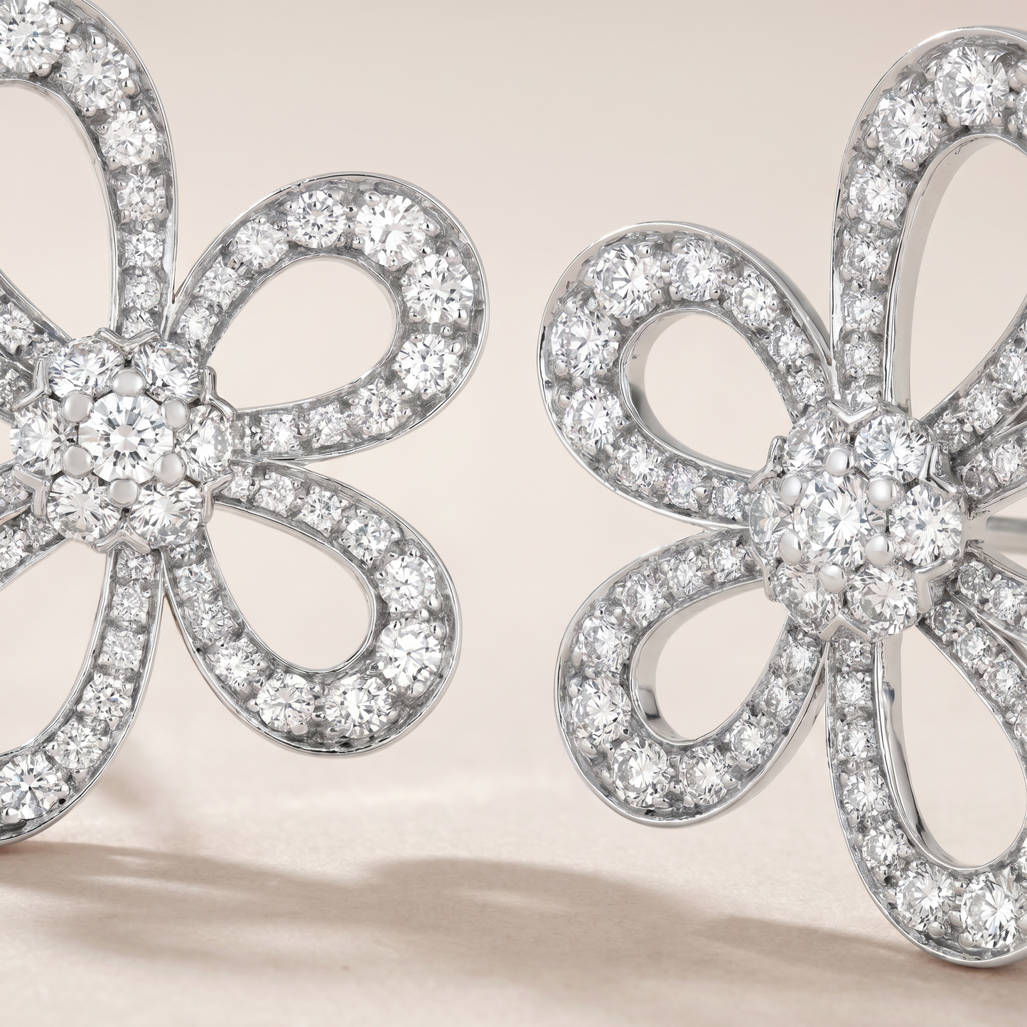 Flowerlace Pavé Diamonds Earrings