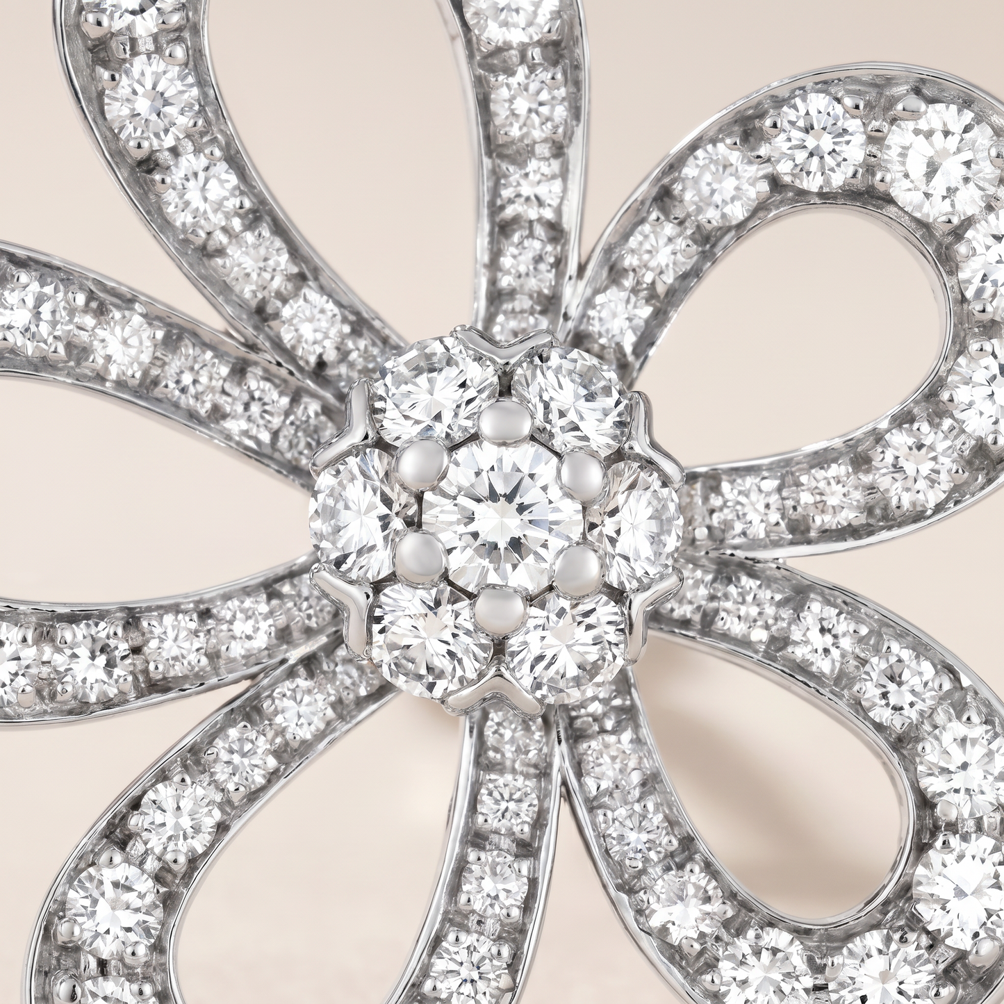 Flowerlace Pavé Diamonds Earrings