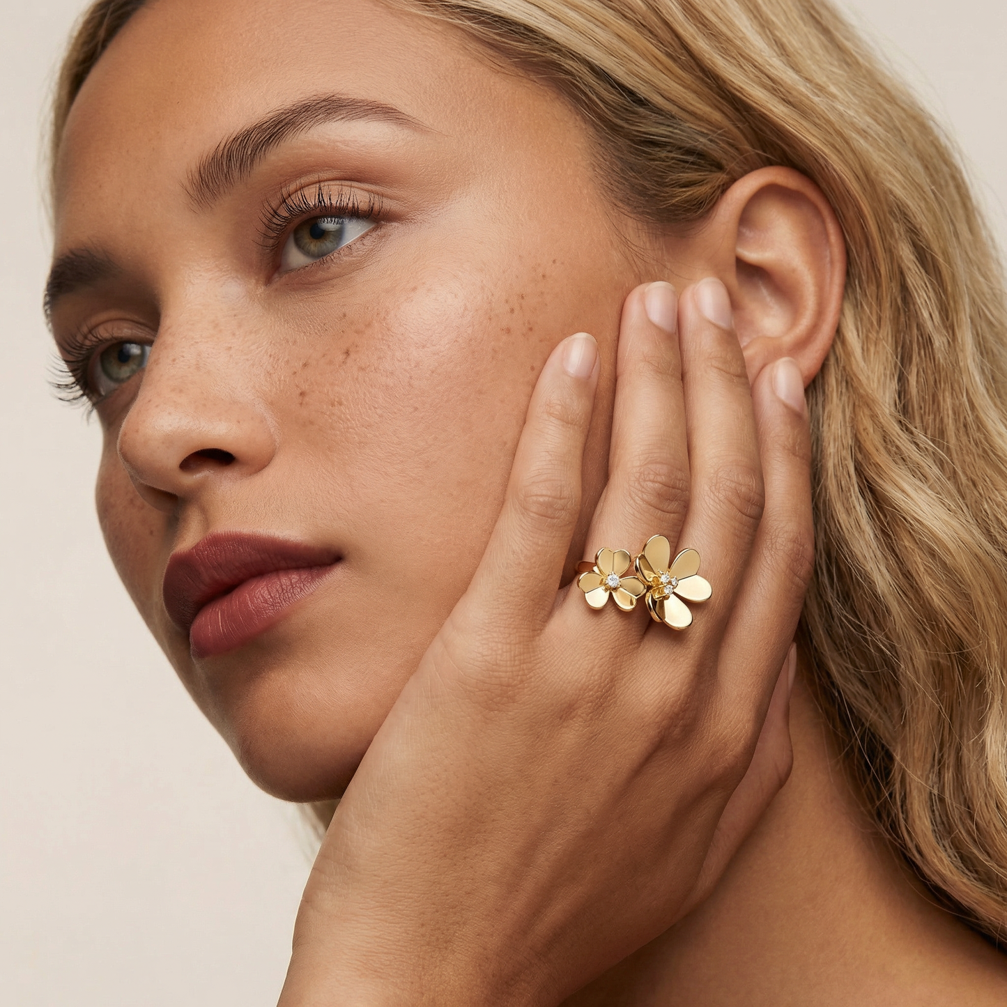 Frivole Between The Finger 4 Diamonds Ring