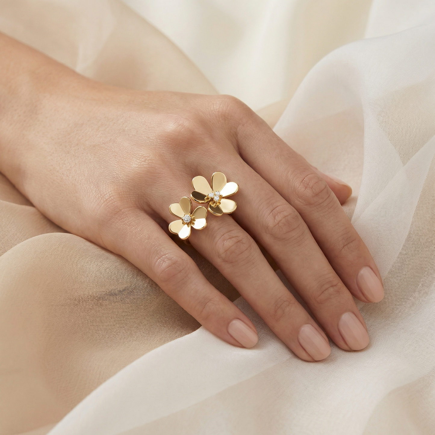 Frivole Between The Finger 4 Diamonds Ring