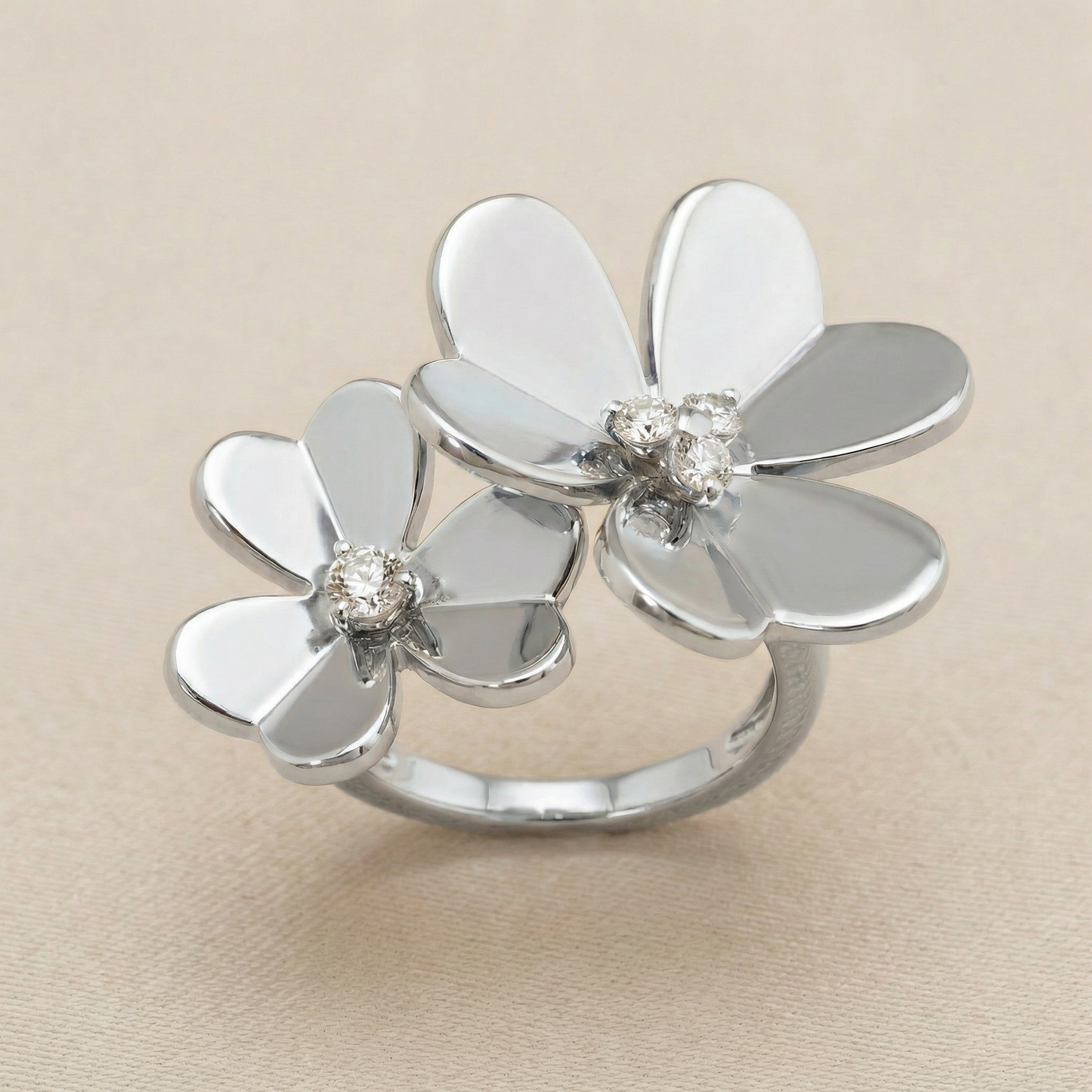 Frivole Between The Finger 4 Diamonds Ring