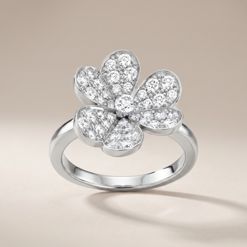 Frivole Flower Pavé Diamonds Ring